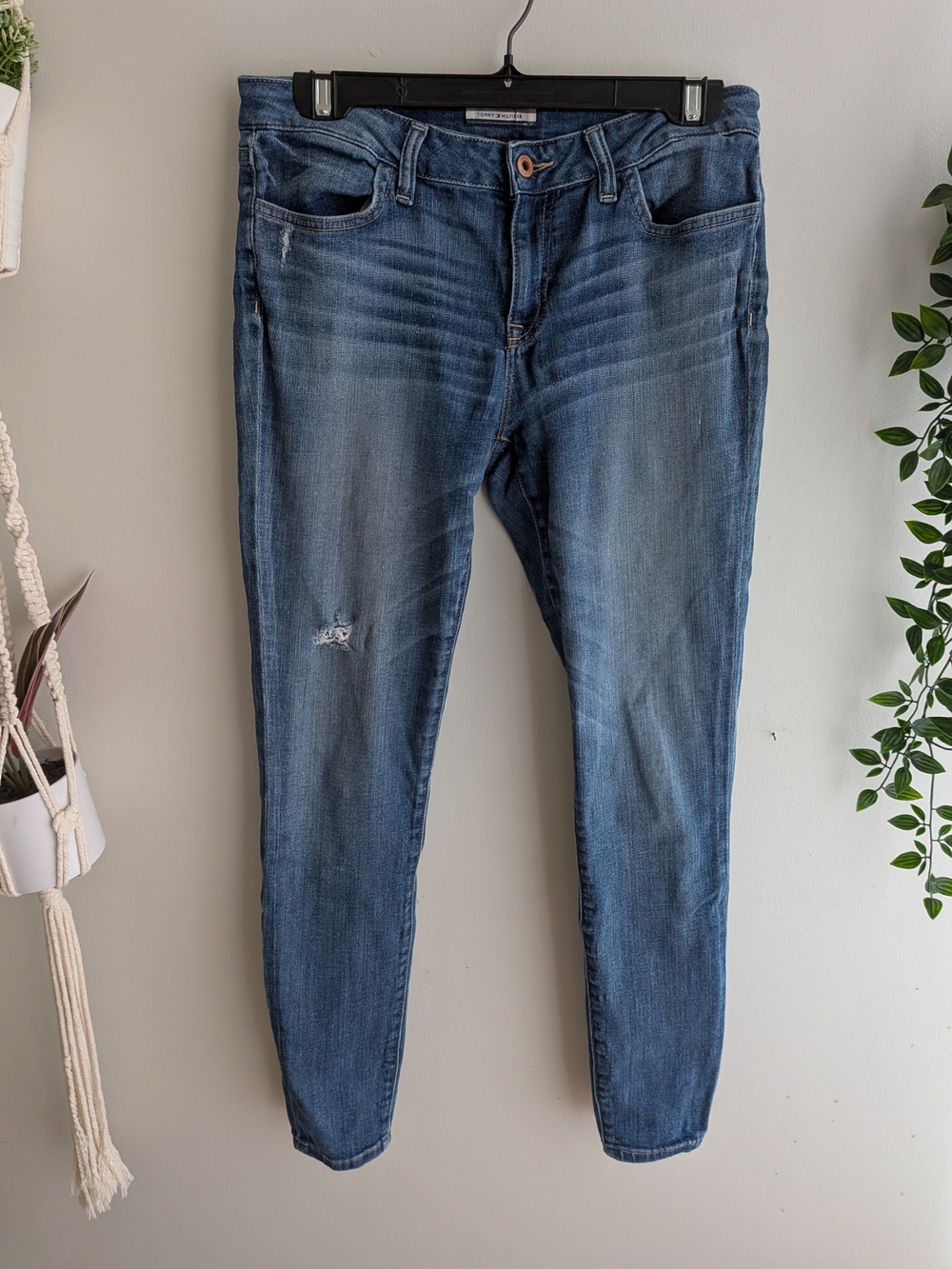 Tommy Hilfiger Y2K Women's Blue Skinny Legging Jeans with Light Distress